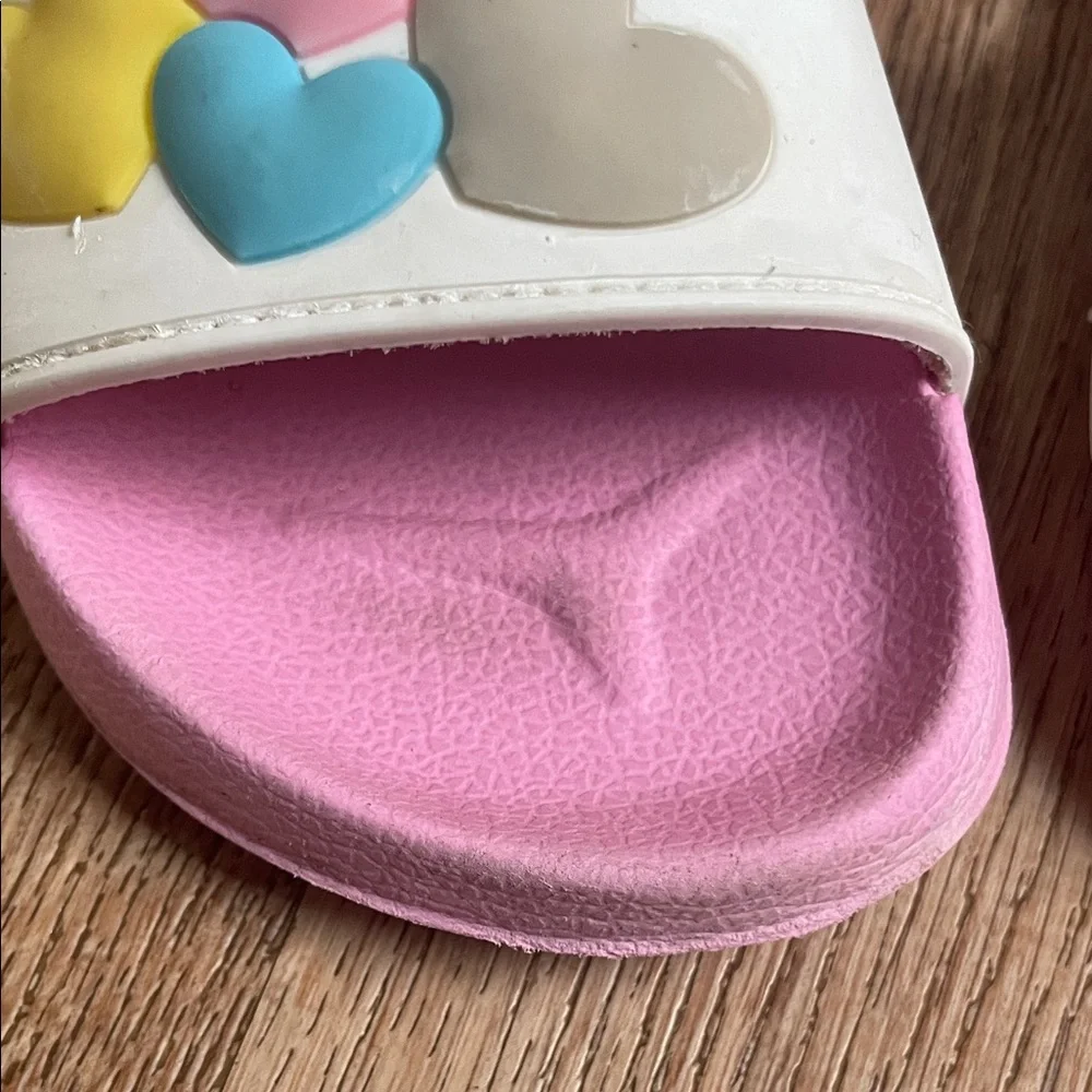 The Childrens Place Girls Pink Rainbow Heart Slide Sandals Backstrap Size 10T